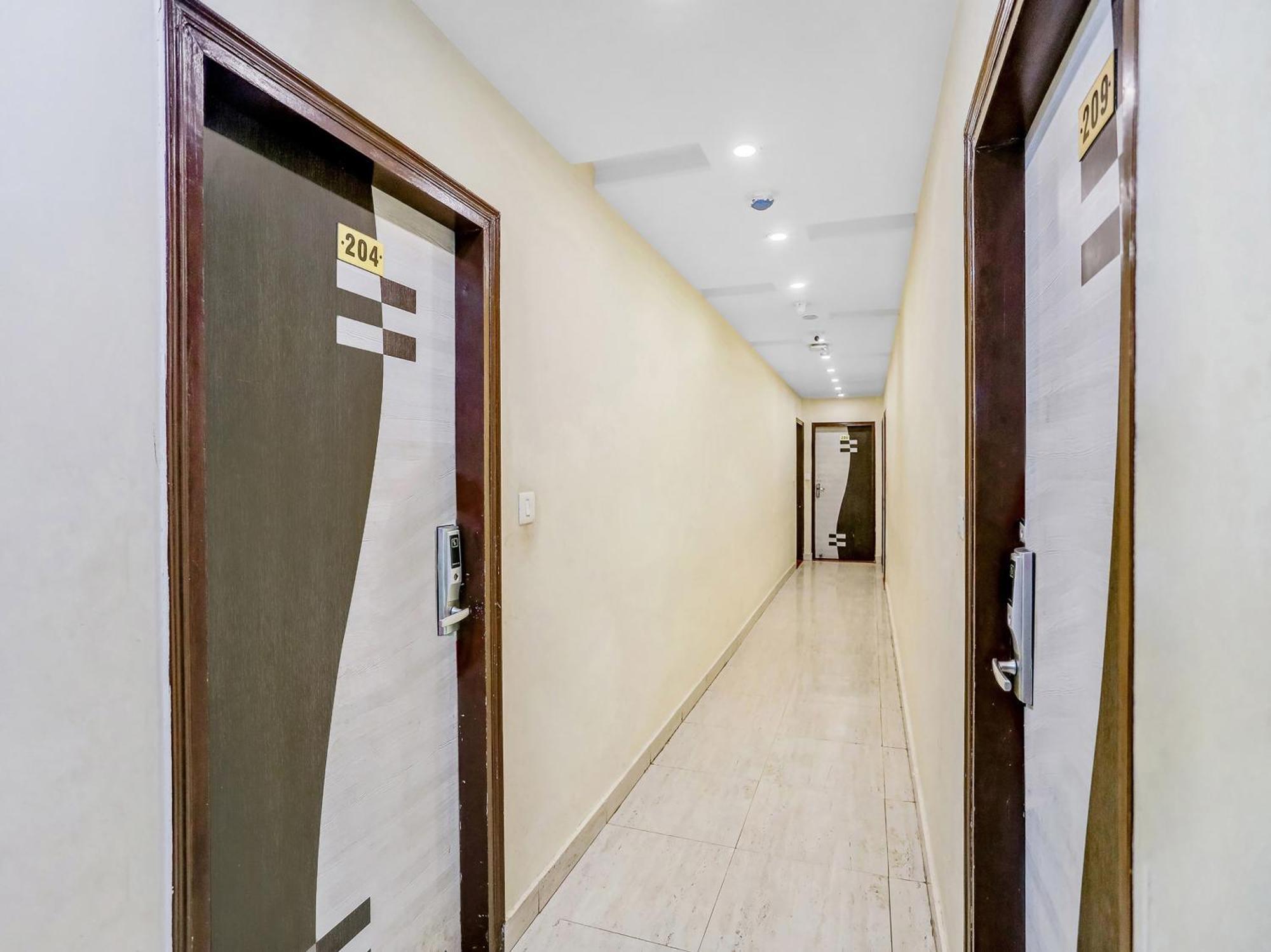 Collection O The Leaf Paradise Lucknow Exterior photo